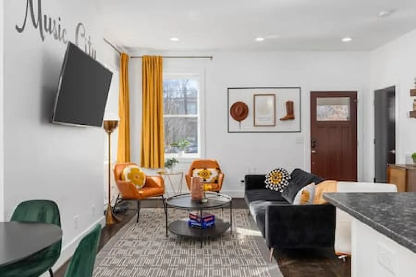 In The Heart Of 12 South And Belmont 5 Beds 3 Bedrooms And 3 Full Bathrooms Nashville 0*,  United States